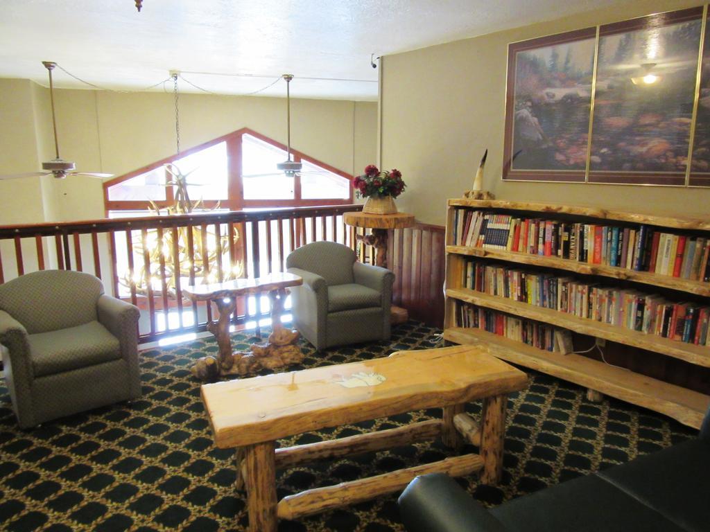 White Buffalo Hotel West Yellowstone Buitenkant foto