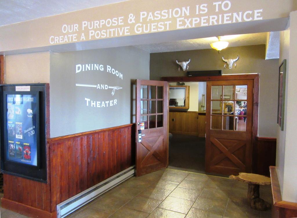 White Buffalo Hotel West Yellowstone Buitenkant foto