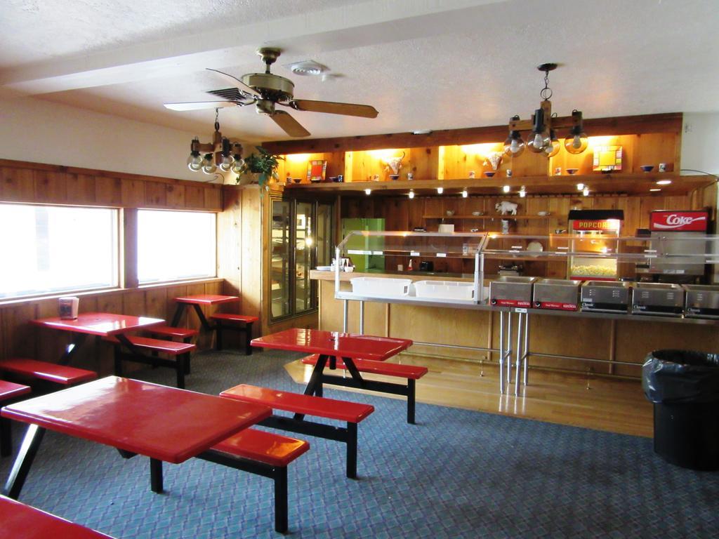 White Buffalo Hotel West Yellowstone Buitenkant foto
