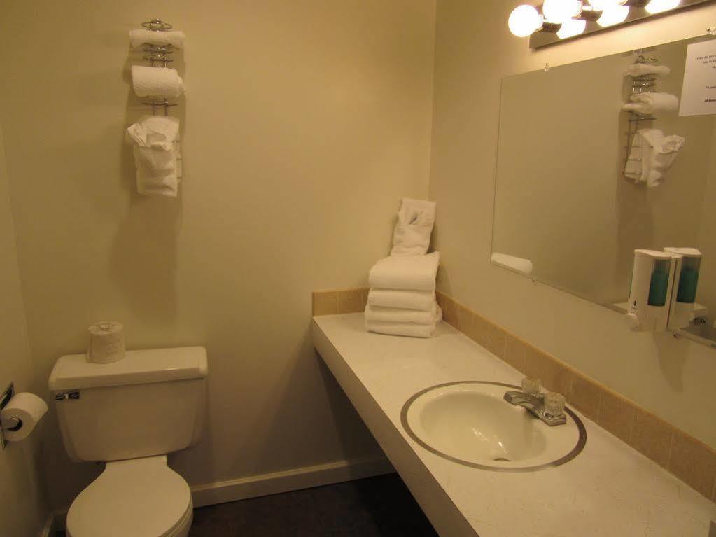 White Buffalo Hotel West Yellowstone Buitenkant foto